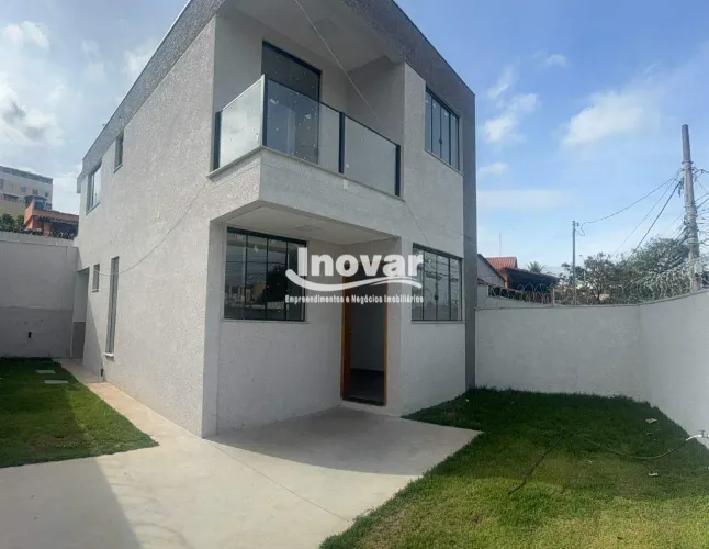 Casa Duplex com 3 Quartos, Suíte, Varanda e 2 Vagas - Lançamento no Bairro Letícia