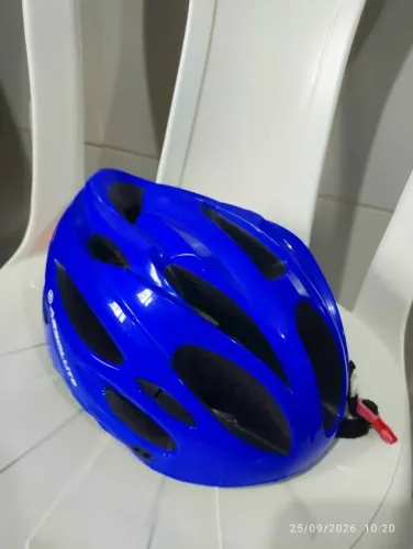 Capacete Ciclismo azul com Sinalizador de Bike Ajustável