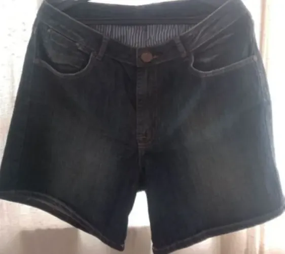Bermuda jeans básica.