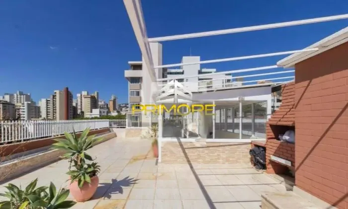 Cobertura no bairro Sion, 248m², 3 quartos, uma vaga. Prédio sem elevador.