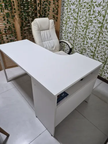 Escrivaninha/ mesa