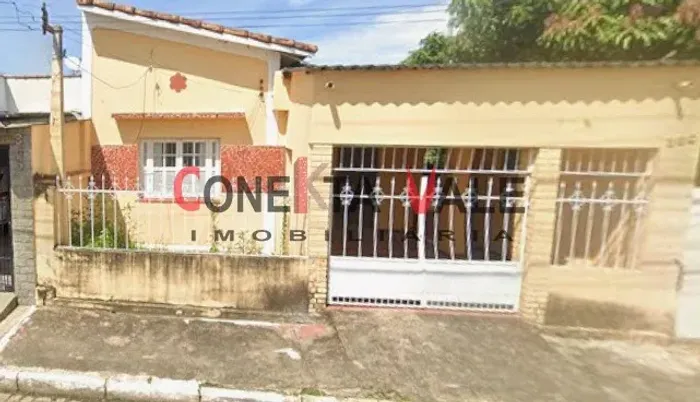 Casa térrea com 3 dormitórios, 2 salas para venda em Cachoeira Paulista - SP