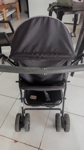 Carrinho e bebê conforto