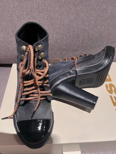 Bota Feminina Diesel