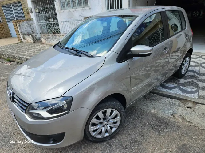 Volkswagen Fox 1.0 MI Total Flex 8V 5P 2013