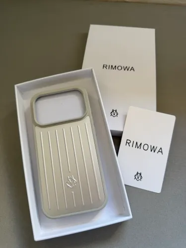 Case RIMOWA iPhone 17 pro