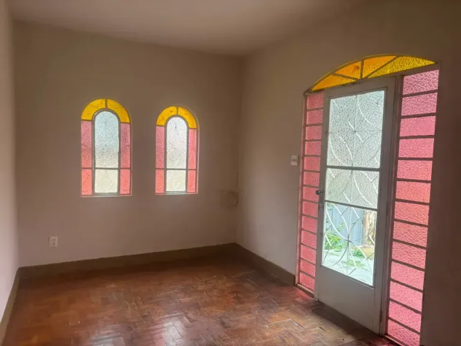 Casa 2 Quartos no Ermelinda | Terreno 430 m² | Excelente Localização em BH