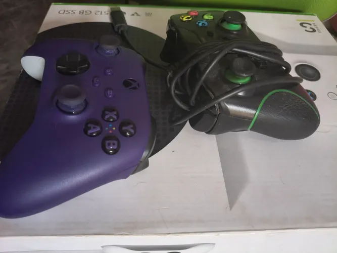Xbox séries S com 2 controles 