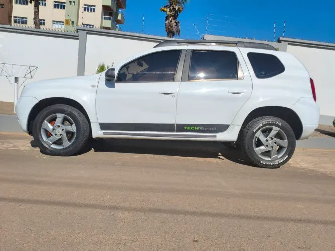 Renault Duster Dynamique 2.0 Hi-flex 16V Aut. 2015