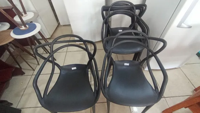 Cadeira fixa novas cada unidade 149 reais