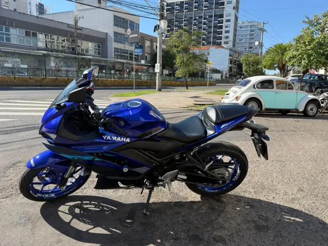 R3 2025 moto nova 