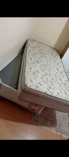 Base e colchão solteiro