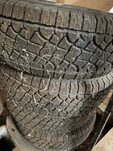 Pneus Pirelli 255/65 R17