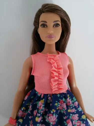 BARBIE FASHIONISTA CURVY