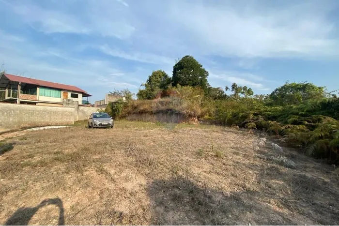 Dois terrenos planos a venda no Centro de Nova Friburgo com 1.057 m2 com excelente topogra
