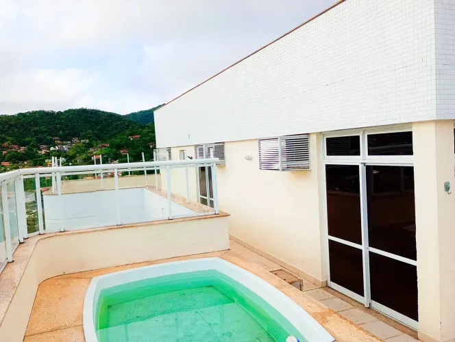 Cobertura para venda possui 108 metros quadrados com 3 quartos em Itaipu - Niterói - Rio d