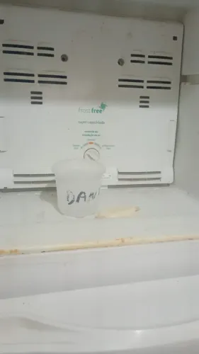 Geladeira leia o anúncio