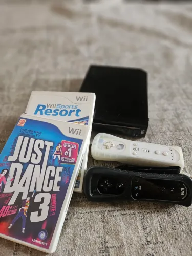 Nintendo wii 2 controles e 3 jogos