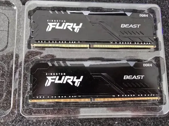 Memória RAM Kingston Fury Beast RGB DDR4 16GB (2x8GB) 3200MHz