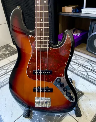 Baixo Jass Bass flayson Capitadores fender circuito sire (Music man)