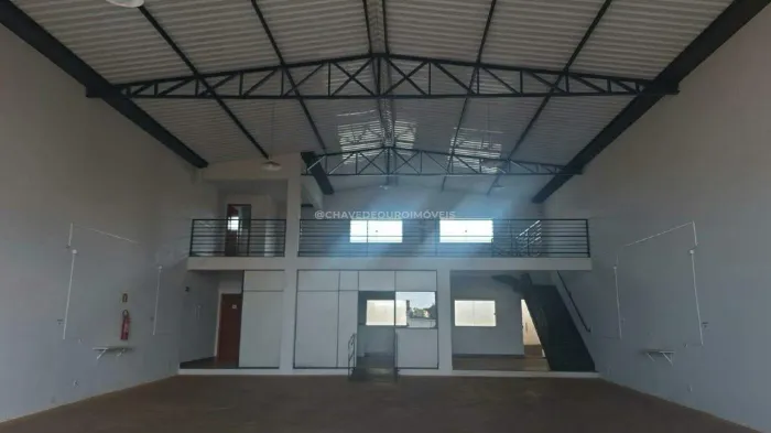 Comercial para Aluguel em Uberaba/MG (Bom Retiro) | 280 m² | 3 Vagas