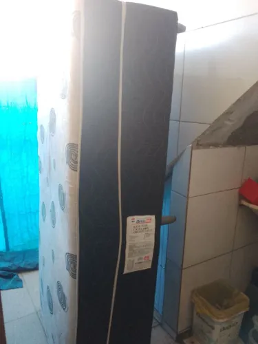 Cama box de solteiro bem acochoada,era de criança 