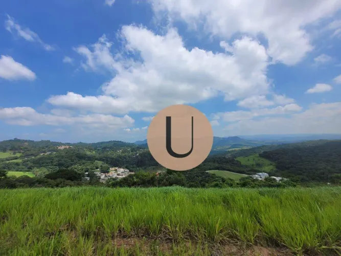 Terreno em Declive com Vista Permanente!