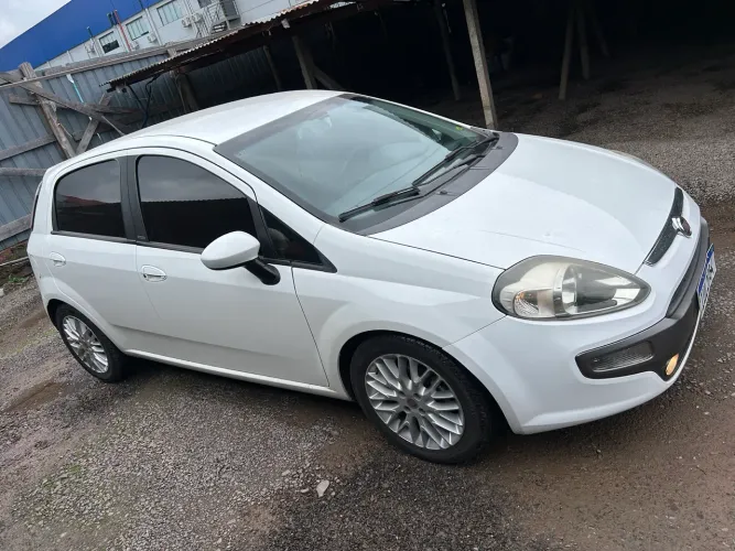 Fiat Punto Essence 1.6 Flex 16V 5P 2013