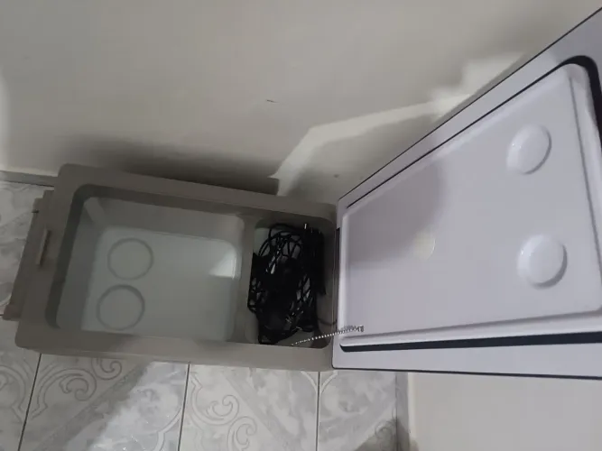 Vendo geladeira quadrivolt pra caminhão muito nova