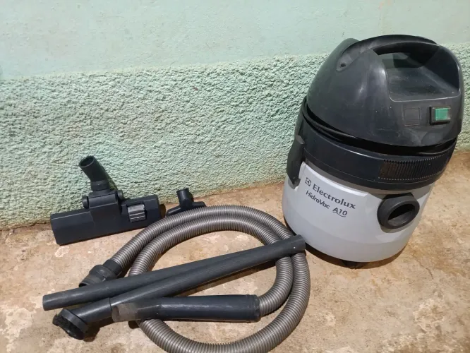 Aspirador de pó - Electrolux A10 com 5 acessórios