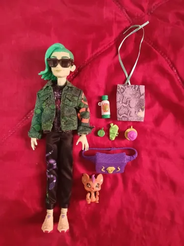 Boneco Deuce Gorgon Monster High G3 Sem caixa