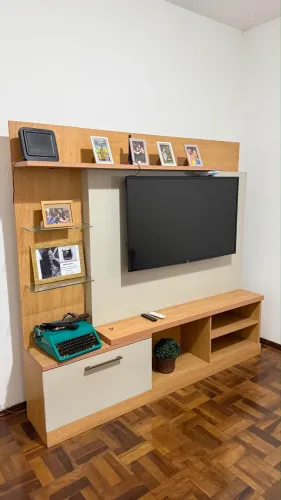 Estante/Rack para TV em Madeira - Excelente Estado