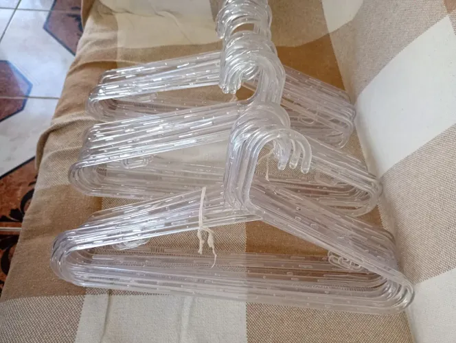 Kit Cabide de Acrílico Grosso transparente com 10 unidades