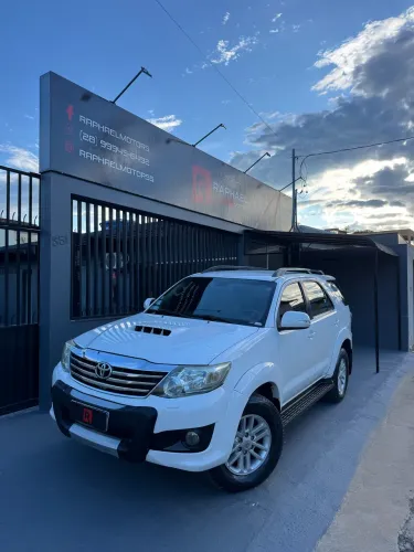 Toyota Hilux SW4 SRV D4-d 4X4 3.0 TDI Dies. AUT 2015