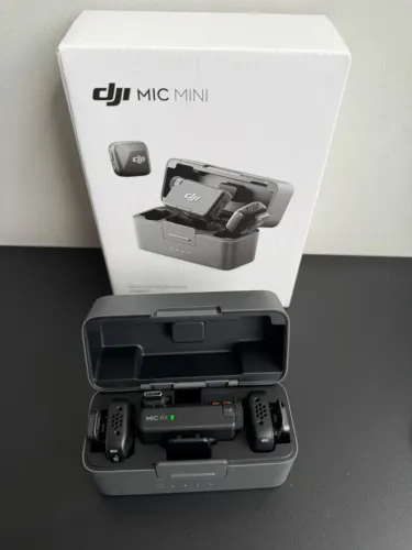 Microfone Sem Fio DJI Mic Mini (2 TX Microfone + 1 RX Receptor com Case de Carregamento) B