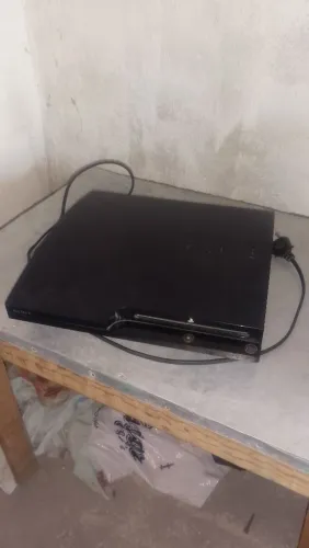 Play 3 com controle jogos no HD interno e cabos de força e imagem