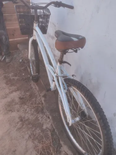 Bicicleta Caloi aro 26 quadro de alumínio semi nova