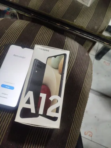 Vendo celular a12 64g todo filer com nota fiscal