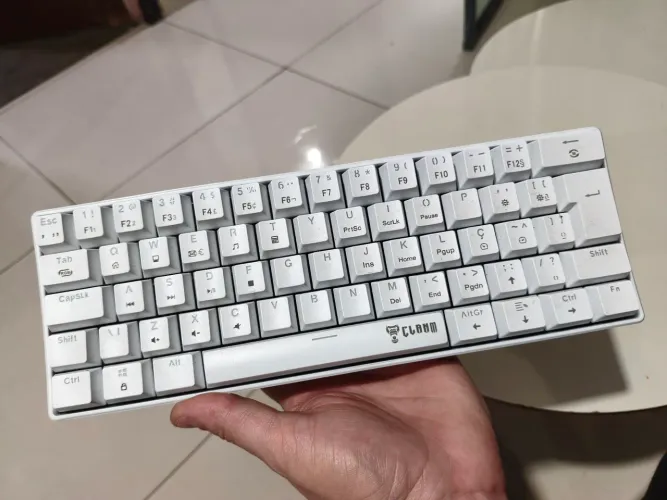 Teclado mecânico novo