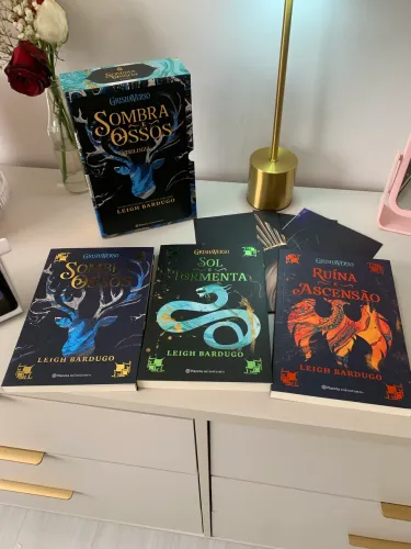 Triologia Sombra e Ossos Box