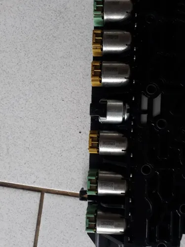 Corpo de válvulas solenoides da mecatrônica gm  captiva. Tracker. Sonic etc