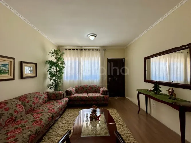 Casa de 185m² com 4 quartos sendo 2 suítes em Capoeiras