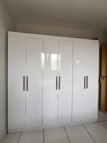 Guarda roupas 6 portas novo perfeitas condições