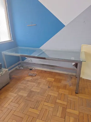 Mesa de vidro/ Estação de trabalho