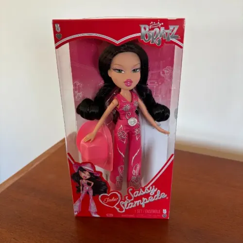 Jade Sassy Stampede - Bratz (Lacrada, pequenos amassados no acetato)