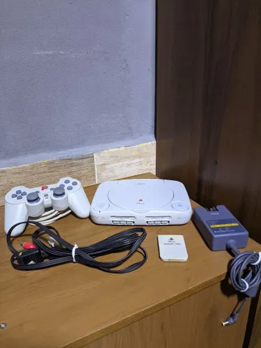 Console PS One (PS1 Baby) - Modelo SCPH-101 (Desbloqueado / Leitor 100%)