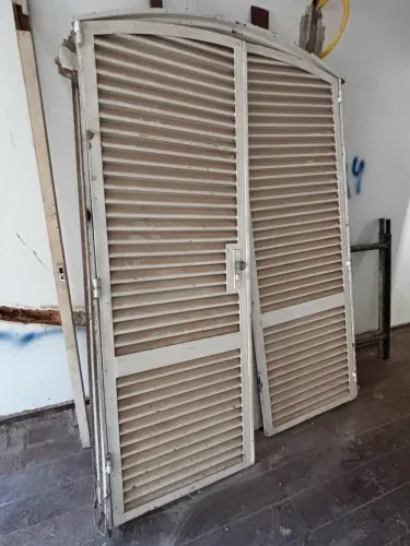 Janela e portas em ferro fundido
