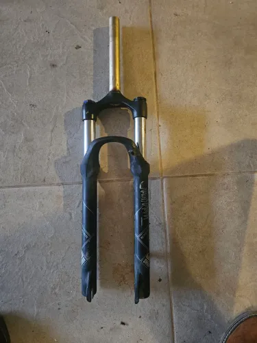 Suspensão Rock Shox