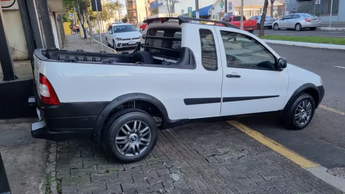 Fiat Strada 1.4 MPI Fire Flex 8V CE 2012