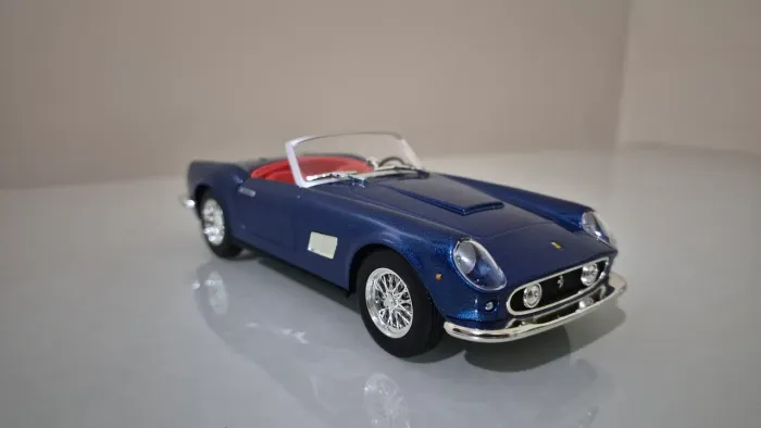 Ferrari 250 GT California Race e Play 1:24 Burago<br>